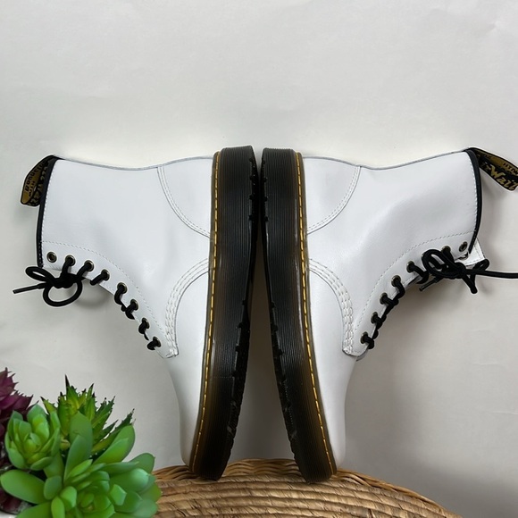 NEW Dr. Marten’s 1460 Boots Lace Up Lug Sole White 8 ZAVALA - Picture 6 of 10